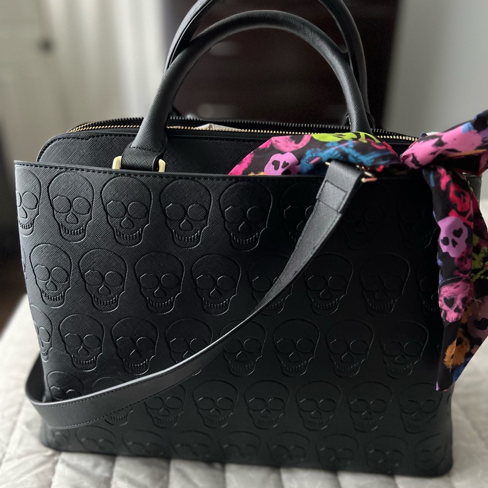Betsey Johnson skull scarf handbag Purse NWT